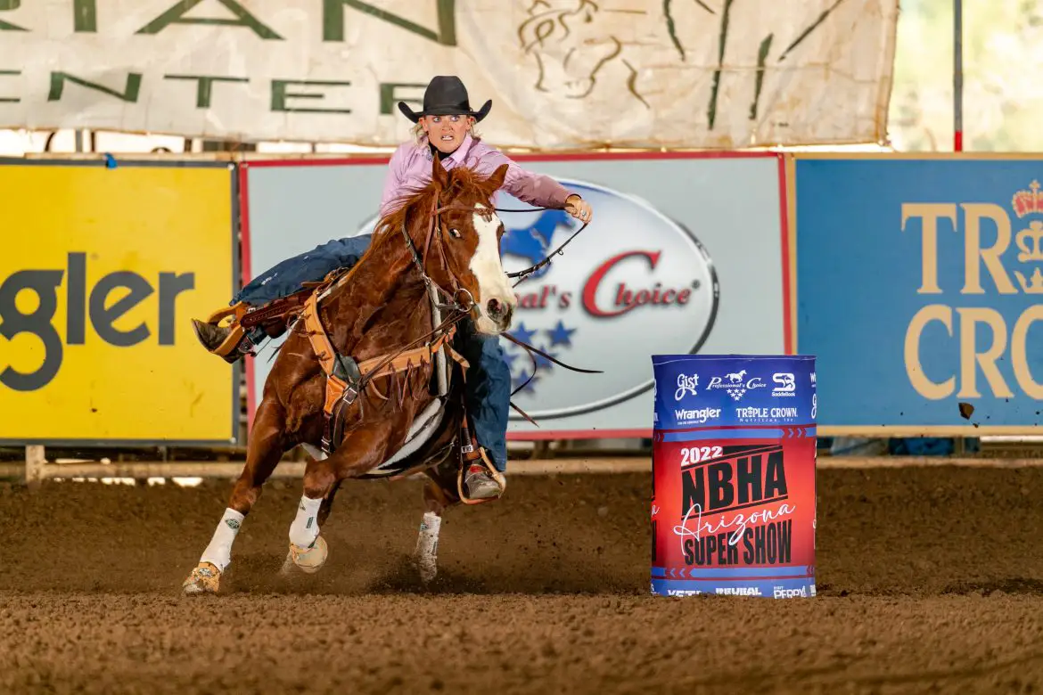 Barrel Racer, Jimi Jones, riding Rockin A Lil to qualify for the 2022 Women's Rodeo World Championship